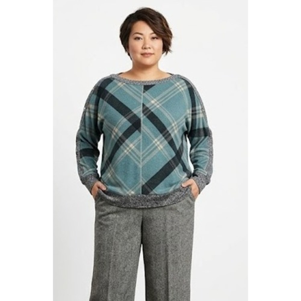 New Hem & Thread Blue Gray Plaid Soft Stretch Fuzzy Studded Sleeve Top Large